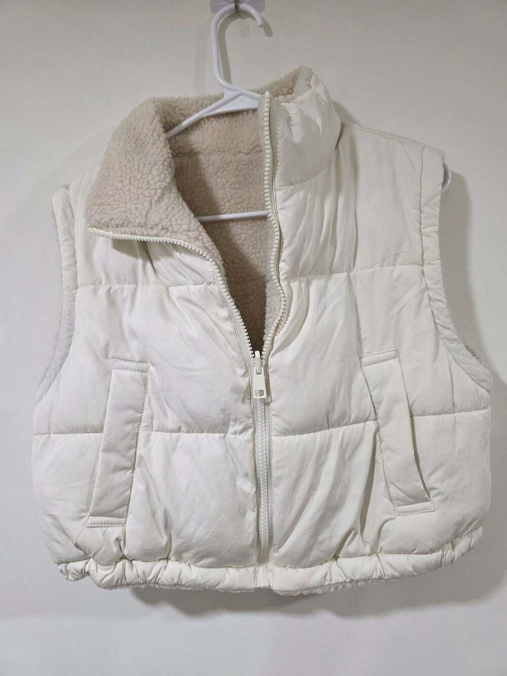 Altar'd State Reversible Sherpa Puffer Vest Size S White